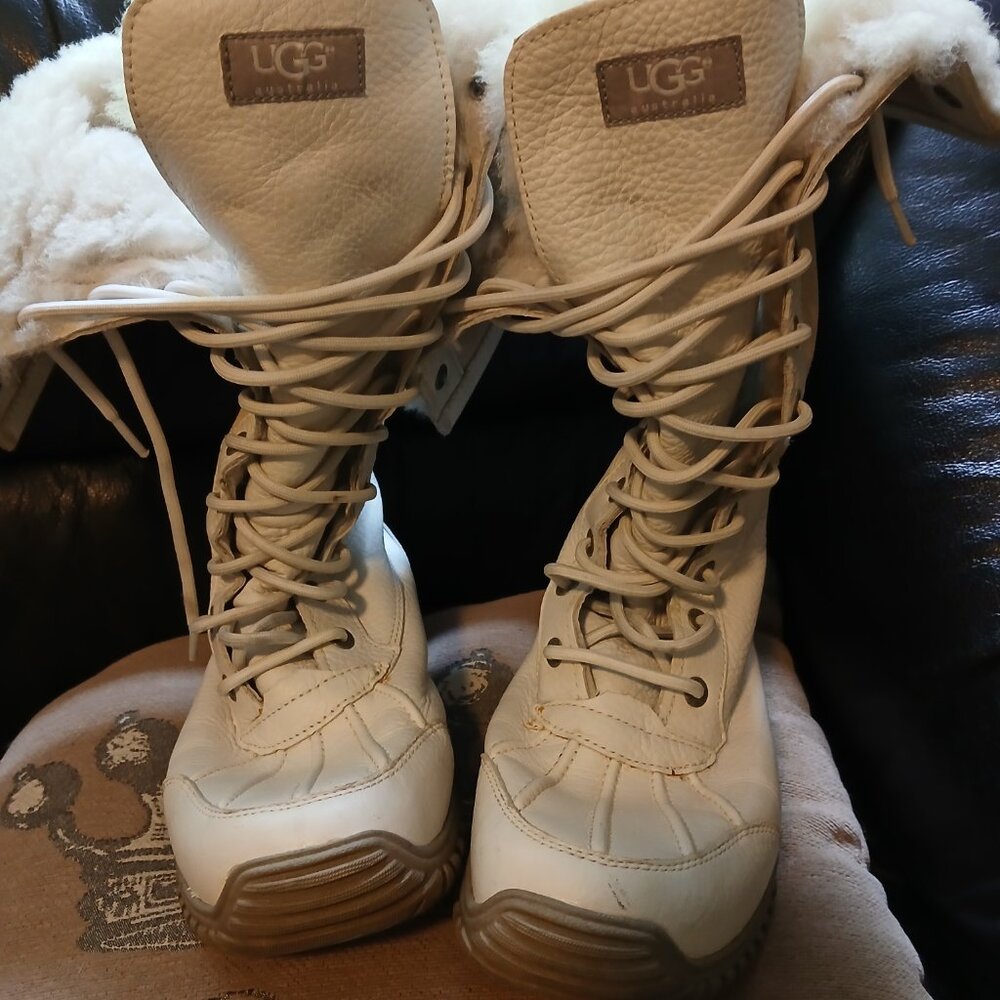 UGG Tall Adirondack Boot White - Picture 8 of 11